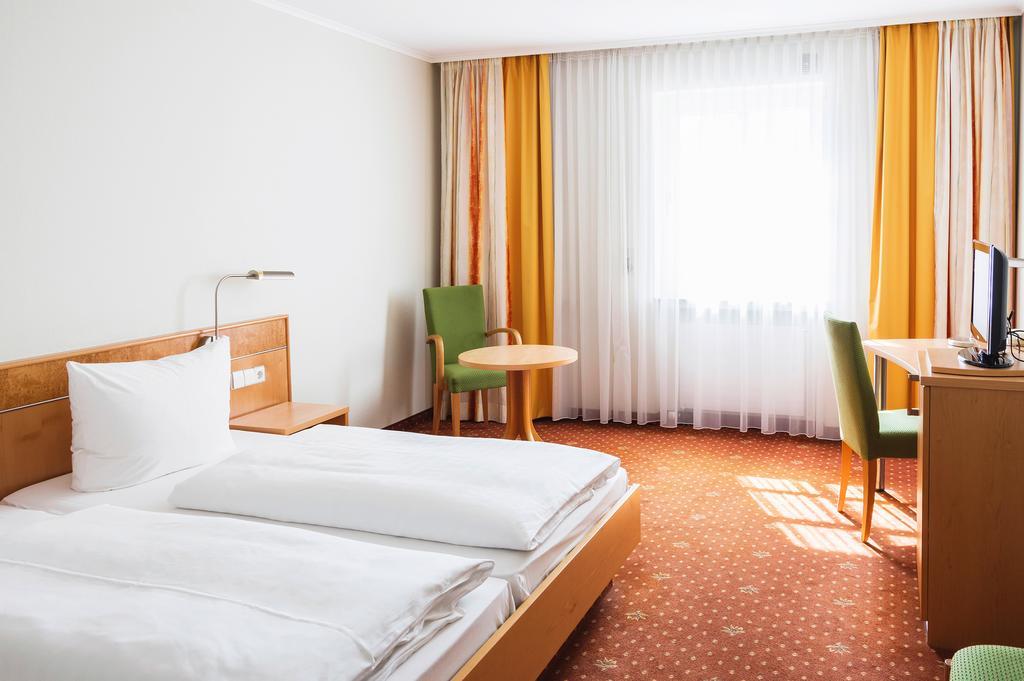 Hotel Rad Tettnang Bagian luar foto